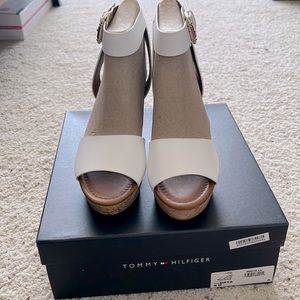 Tommy Hilfiger white wedges size 8